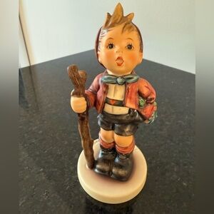 M.J. Hummel - Exclusive Edition "Country Suitor" TMK7